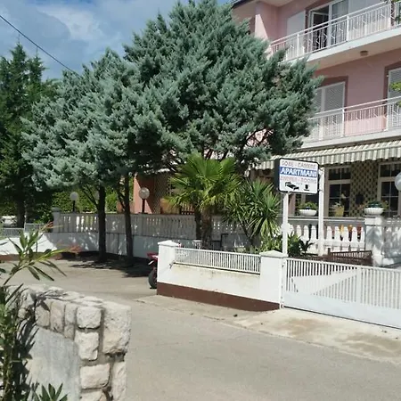 Royal Zganec Apartment *
